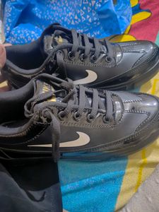 Black Glossy Sports Shoes