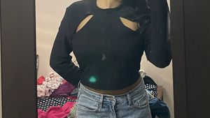 H&amp;M Cropped Cut Out Top