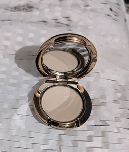 Charlotte Tilbury compact