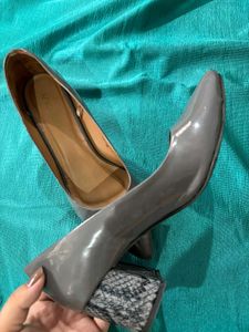 Uniquest Pointed Toe Pump
