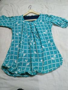 Women Round Neck Top