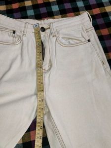New Jeans Off-white