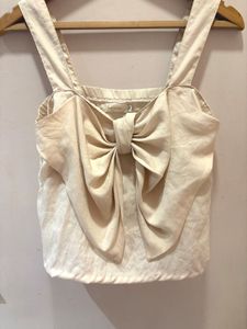 Beautiful Top With Bow Details