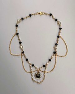 ₊˚⊹౨ black rose necklace ৎ ₊˚⊹