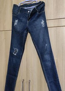 Kraus Ripped Jeans