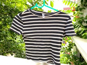 Bag this beautiful daily Tee 💃✨