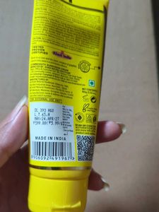 VITAMIN C + HYDRONIC ACID SUNSCREEN