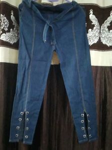 a jeans with good design brand new