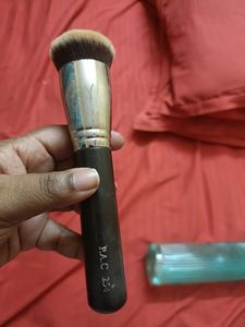 Pac Make Up Brushes And Beauty Blender Branded