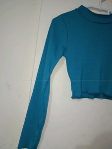 Full Sleeves Crop Top