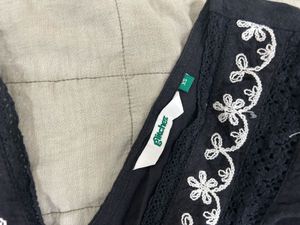 Elegant Black V-Neck Top