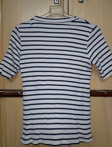 Striped White and blue fitted top