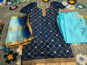 beautiful embroidered suit set in cotton