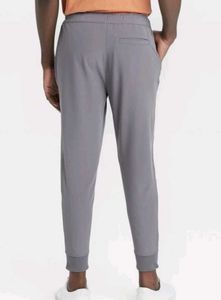 Men&#39;s Gray Slim Tech Tappered Stretch Joggers