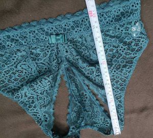Elegant Teal Lace Bra 🖤