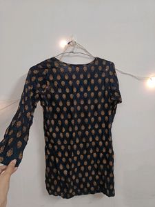 Black Kurta with Golden Leaf/Flower like Design