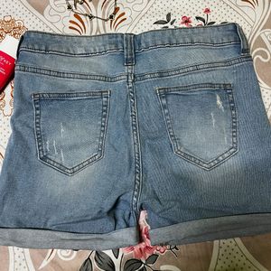 H&amp;M Short Shorts💙