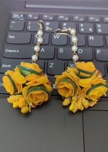 Pack Of Two Yellow Artificial Flower Maang Tikka