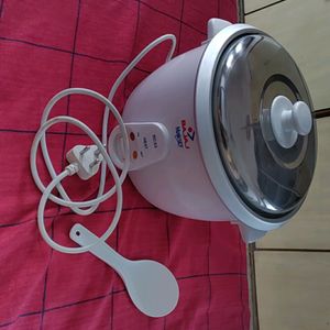 New Bajaj Majesty electric cooker with serving spoon | 5 litre | Unused | White colour