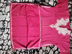 Red🔴Perfection: Embroidered Kashmiri Feran