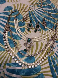 Elegant Emerald &amp; Pearl Jewelry Set