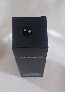 COMBO OF MAC HD Foundations NC20 &amp; NC40 Shades