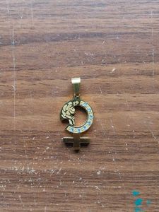 FEMALE SYMBOL PENDANT