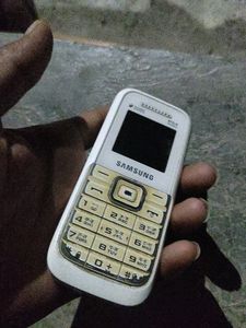 SAMSUNG KEYPAD MOBILE PHONE