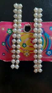 beautiful pearl earrings and pearl hair pins as freebie🥰