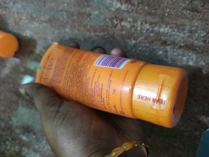 New Sealed Lotus Herbals Safe Sunscreen