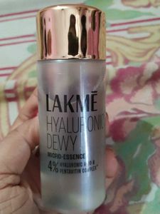 Lakme Hyaluronic Dewy Micro-Essence