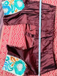 Embroidered Silk Sarees With Blouse Piece