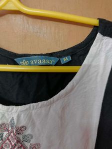 Avaasa Kurta