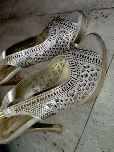 Golden Colour Heel For Wedding, Party Etc