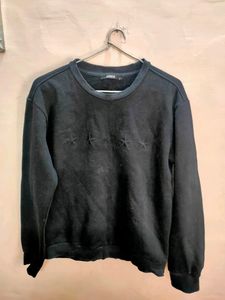 Black sweatshirt