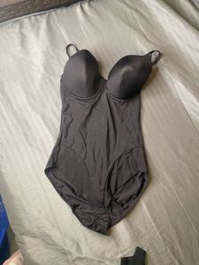 Flattering black bodysuit 💋