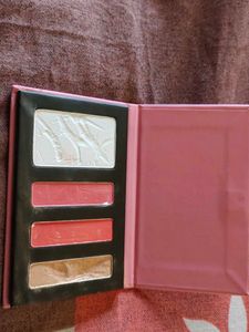 Blush &amp; Highlighter Palette