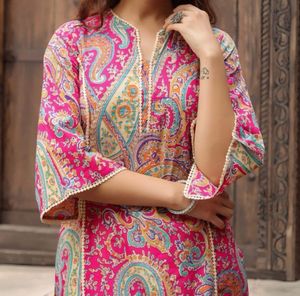 Tabeedah XXL Pink Paisley Top