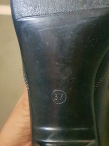 black heel shoes with zip..Almost new