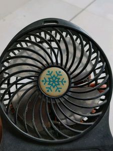 Rechargable Mini TABLE Fan.TINY LOOKING GADGET FAN