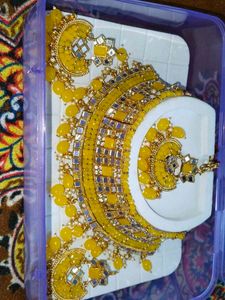 Yellow 💛 Kundan Necklace