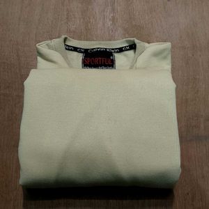 CK Sweatshirt - Stylish and comfy