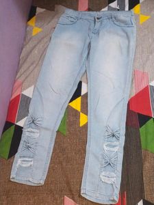 Light Wash Jeans with Bow Detail - Size?