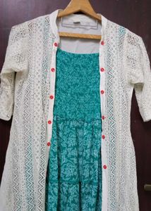 Elegant Green &amp; White Kurta Set