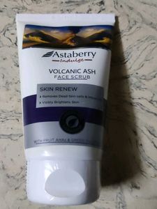Asta berry Volcanic Ash Face Scrub