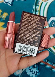 Charlotte Tilbury Kissing Lipstick (90s Pink)