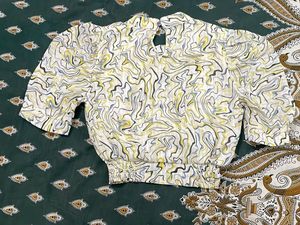 Patterned Puff Sleeve Top