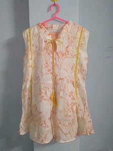 Floral Sleeveless Top And Legging Set.