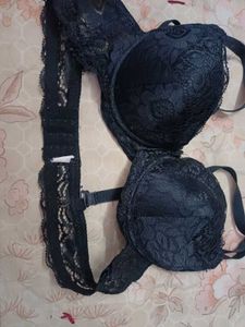 LACE BALCK BRA
