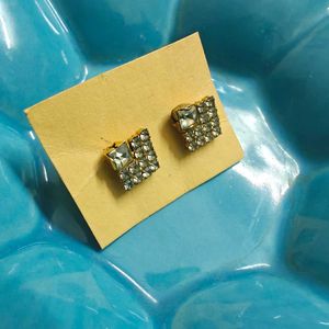 Sparkling Stud Earrings 2